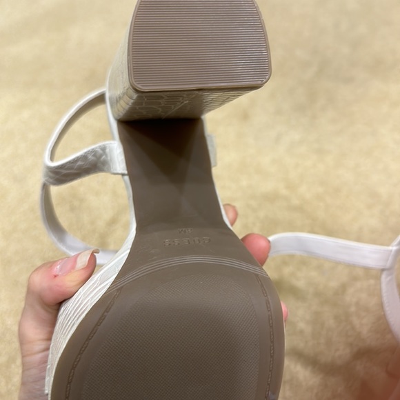 Ivory croc print platform heel - Picture 5 of 6